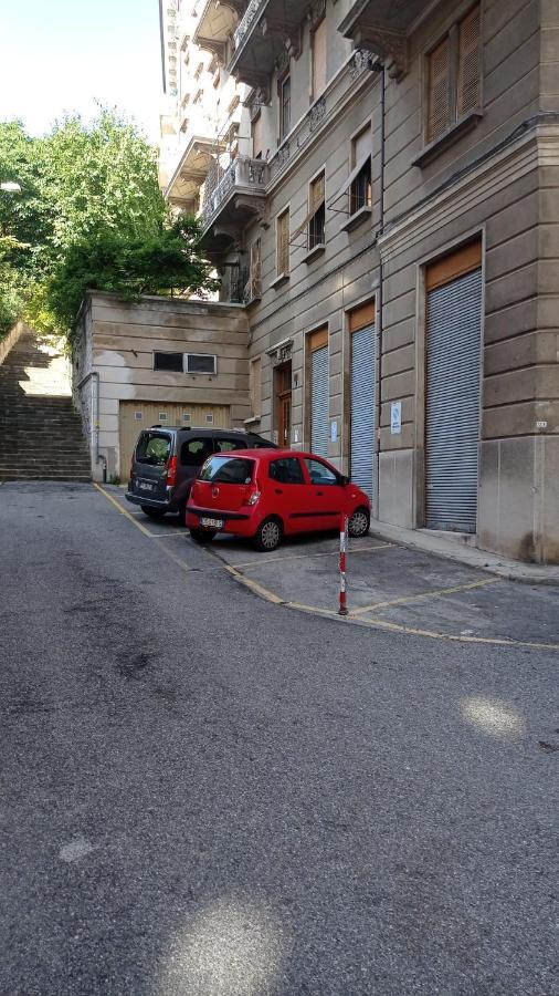 Center - Reserved Parking & Wi-fi Appartamento